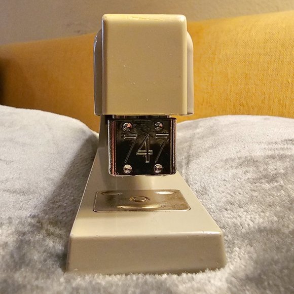 *SALE $45!* TWO (2) Vintage Swingline heavy steel office staplers (collectible?) - Picture 3 of 15